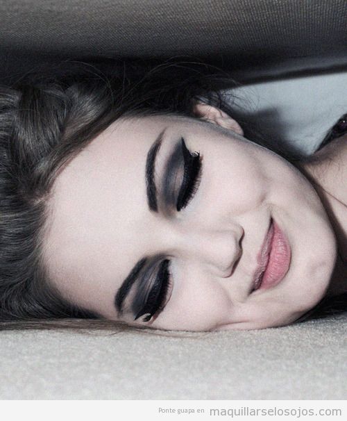 Maquillaje de ojos en tonos oscuros, Lindsey Wixon by Max Farago