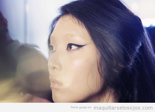 Maquillaje ojos original, modelo Cushnie et Ochs, otoño invierno 2014